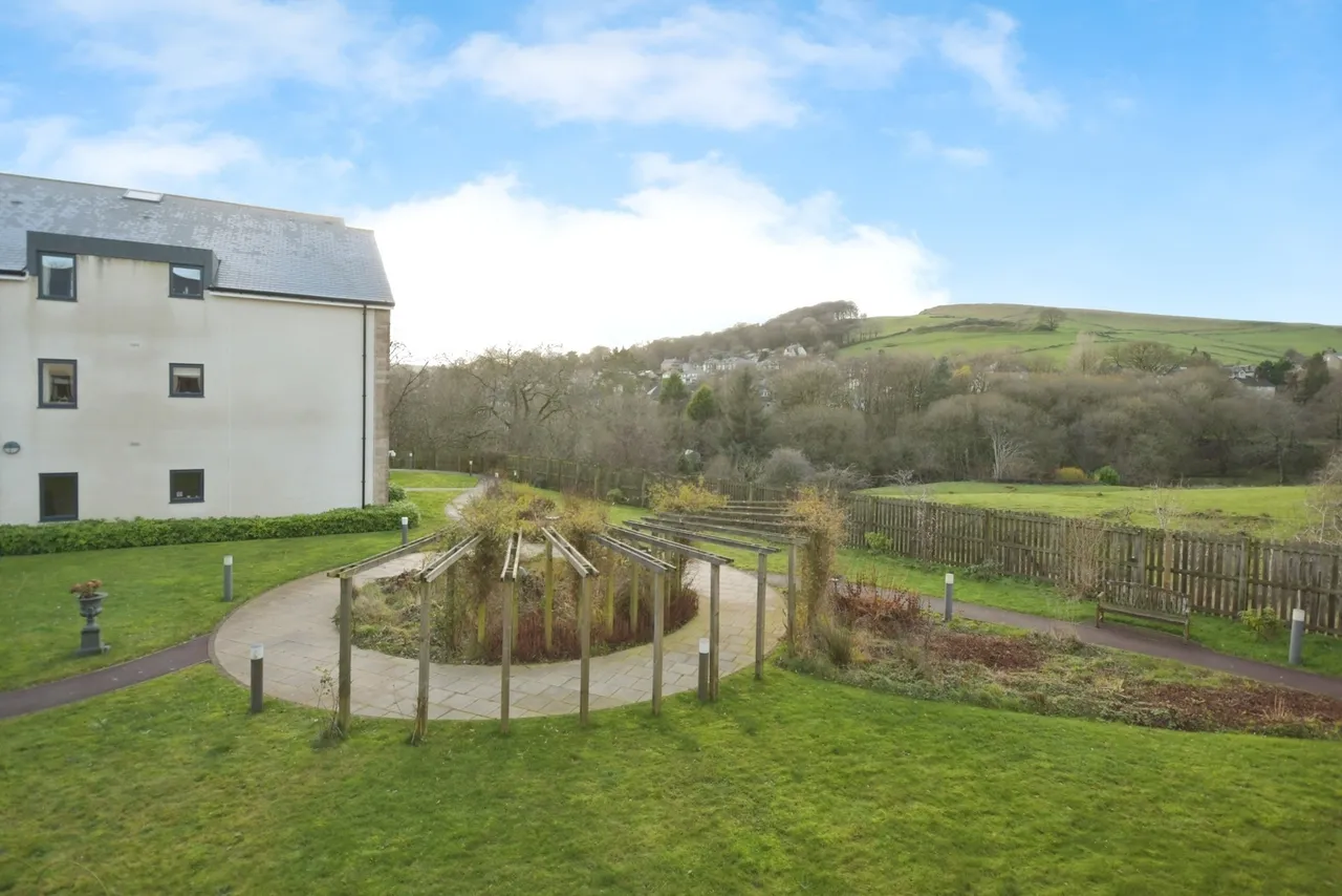 Brown Edge Road, BUXTON, Derbyshire, SK17, photo 12