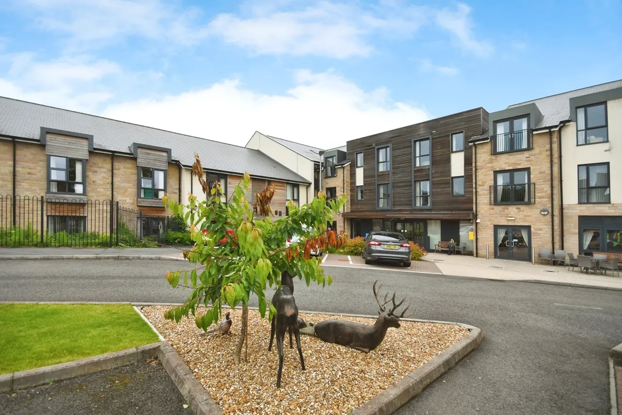 Brown Edge Road, BUXTON, Derbyshire, SK17, photo 15