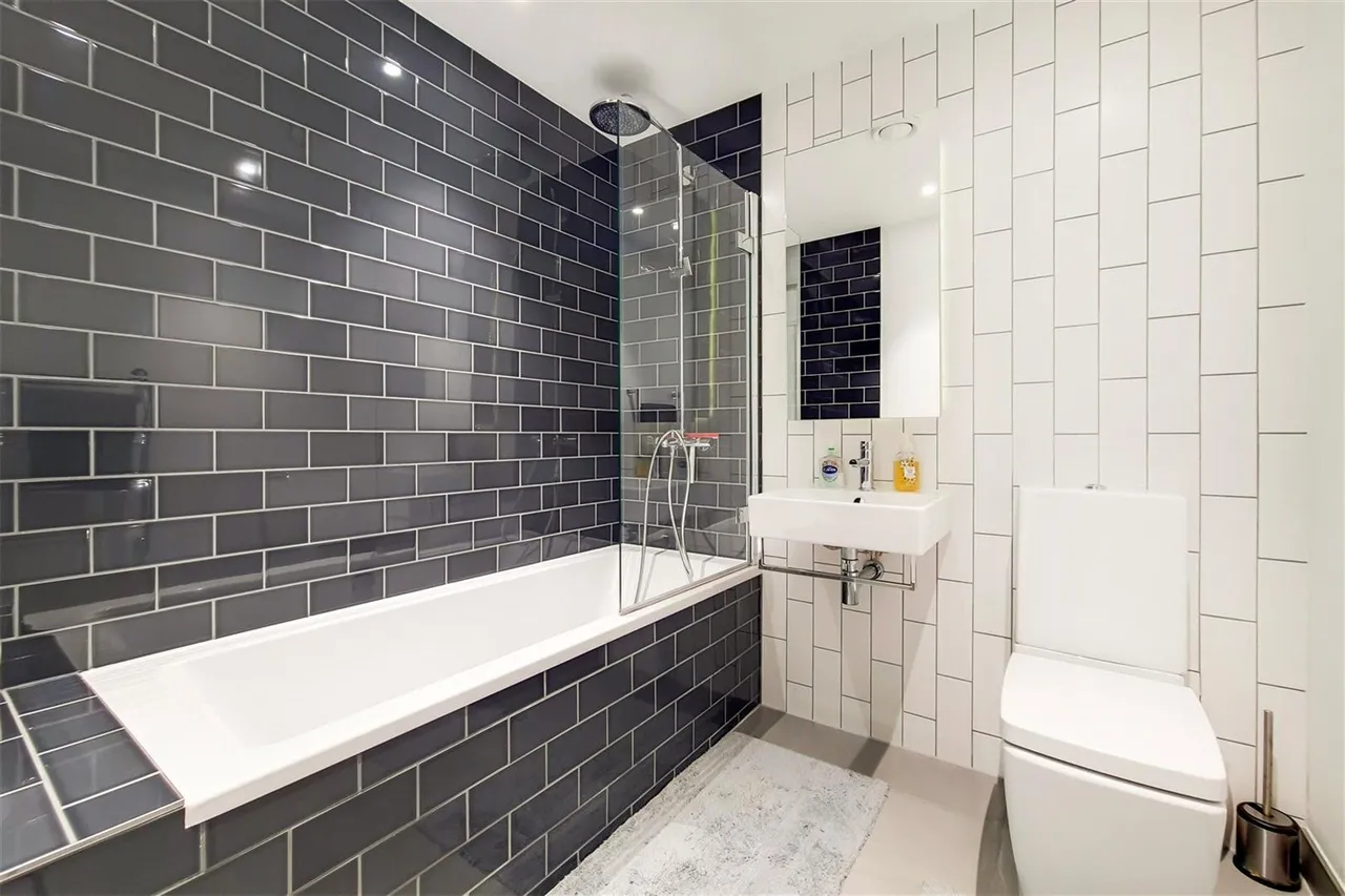 Schooner Road, London, E16, photo 8