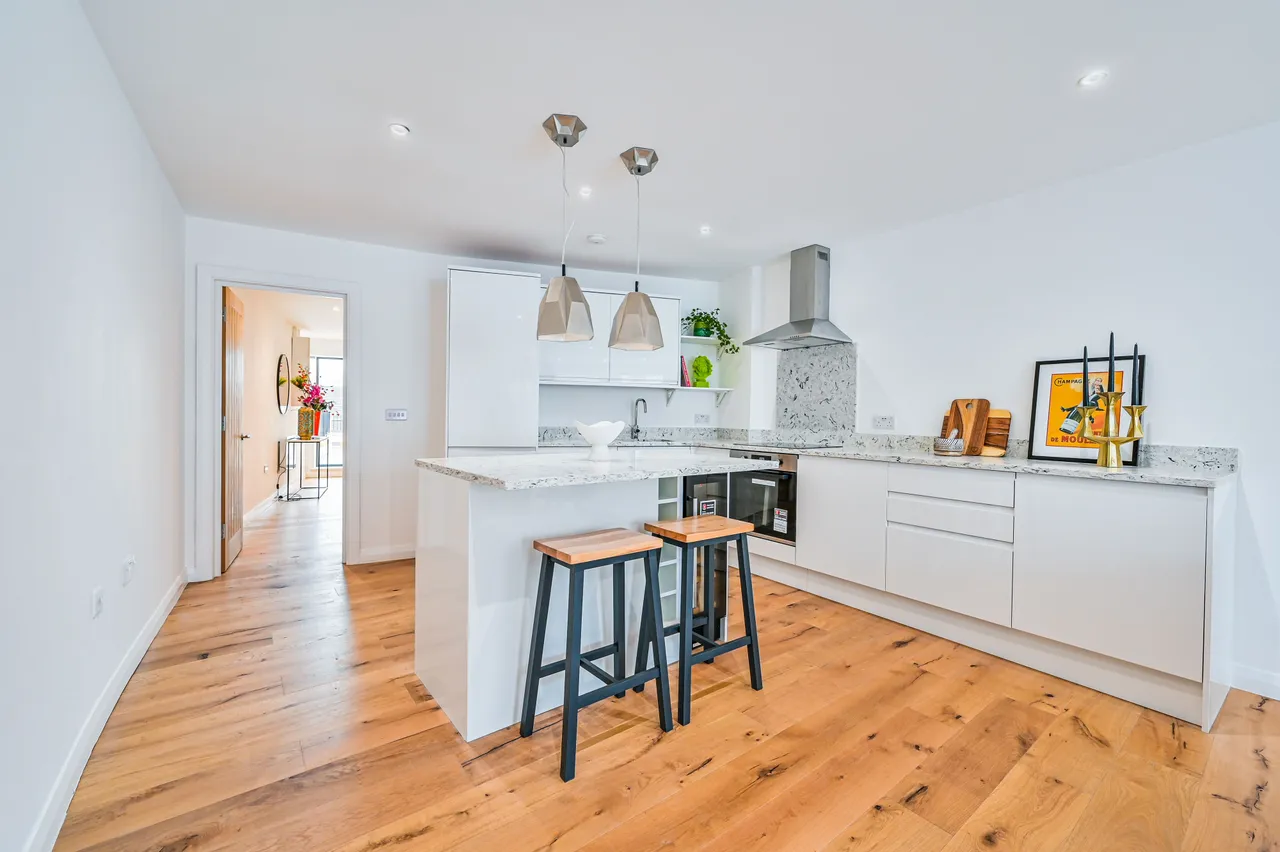 Flat 1, 50 Bournemouth Close, London, photo 2