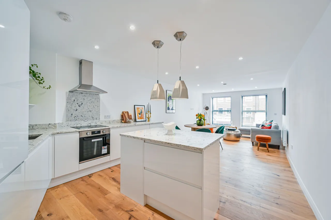 1 bed flat to rent — Flat 1, 50 Bournemouth Close, London