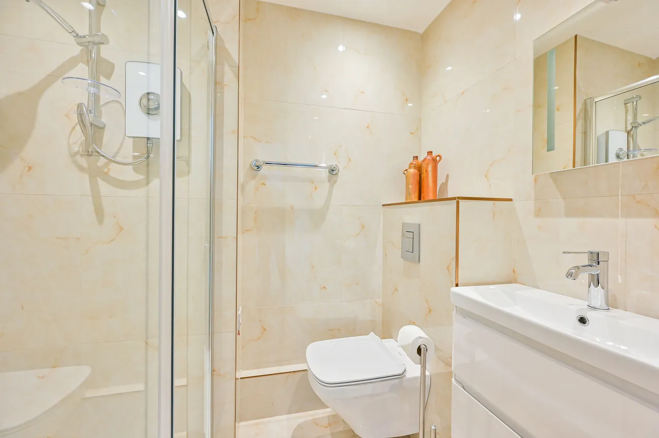 Flat 1, 50 Bournemouth Close, London, photo 6