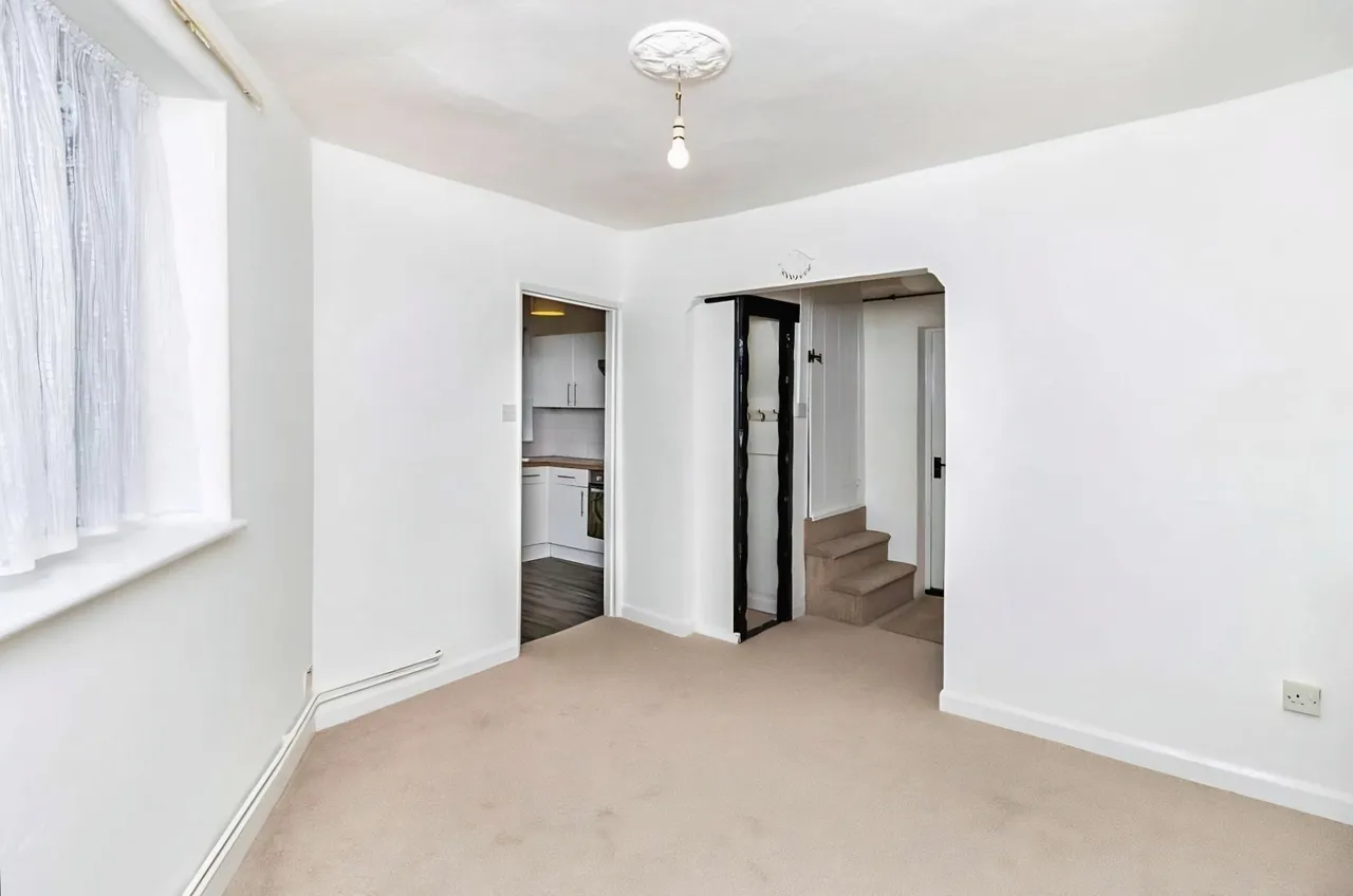 The Crescent, Haverhill, CB9, photo 3