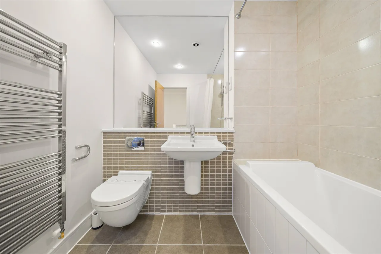 Sterling Place, Weybridge, KT13, photo 4