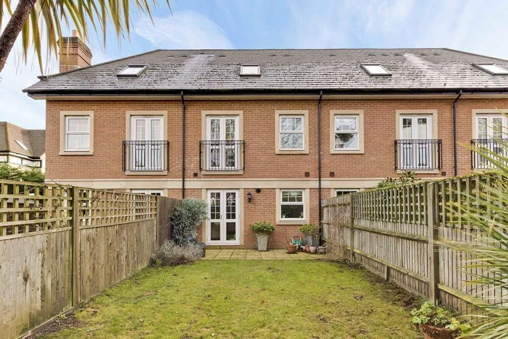 Sterling Place, Weybridge, KT13, photo 10