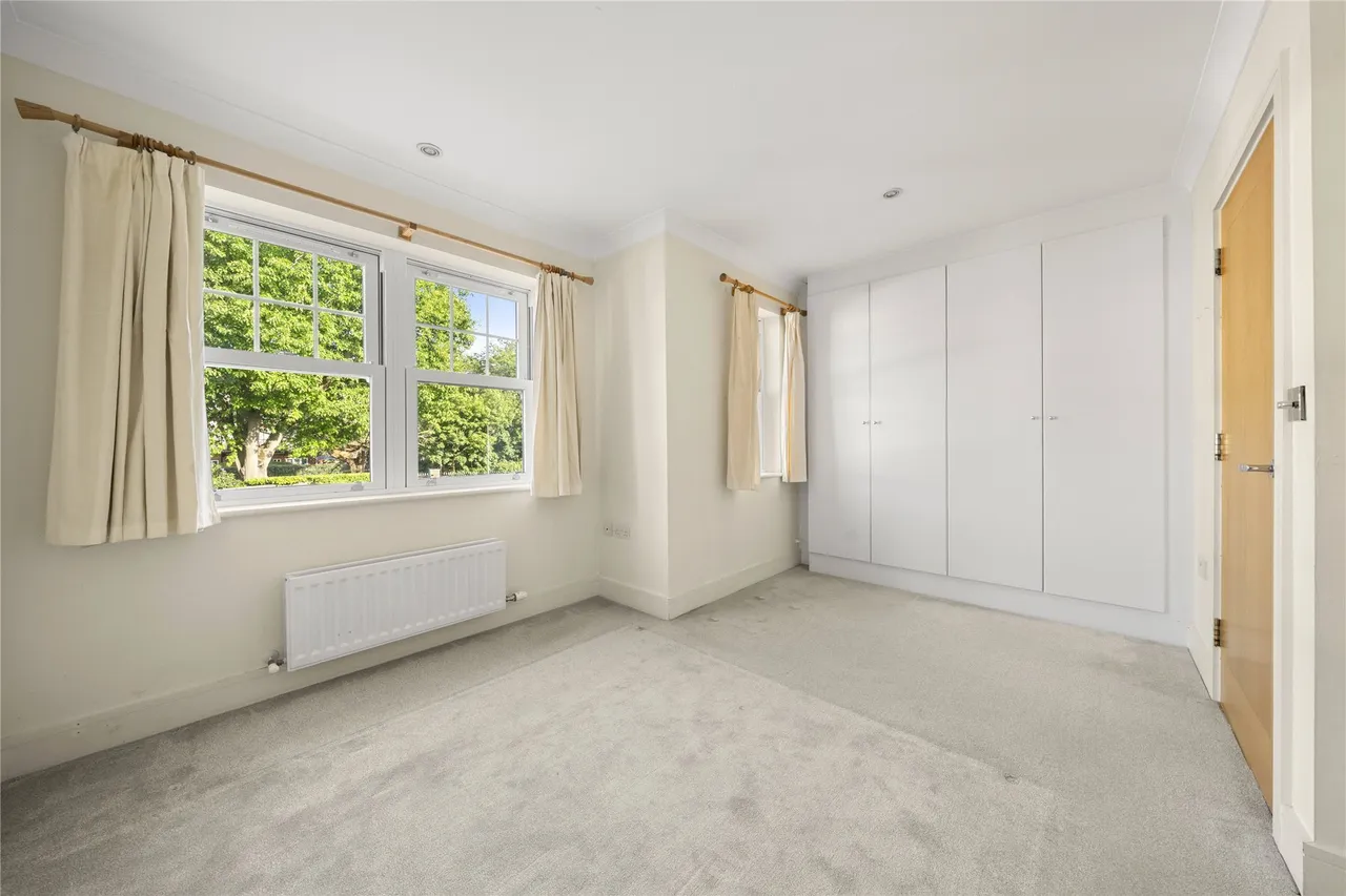 Sterling Place, Weybridge, KT13, photo 12