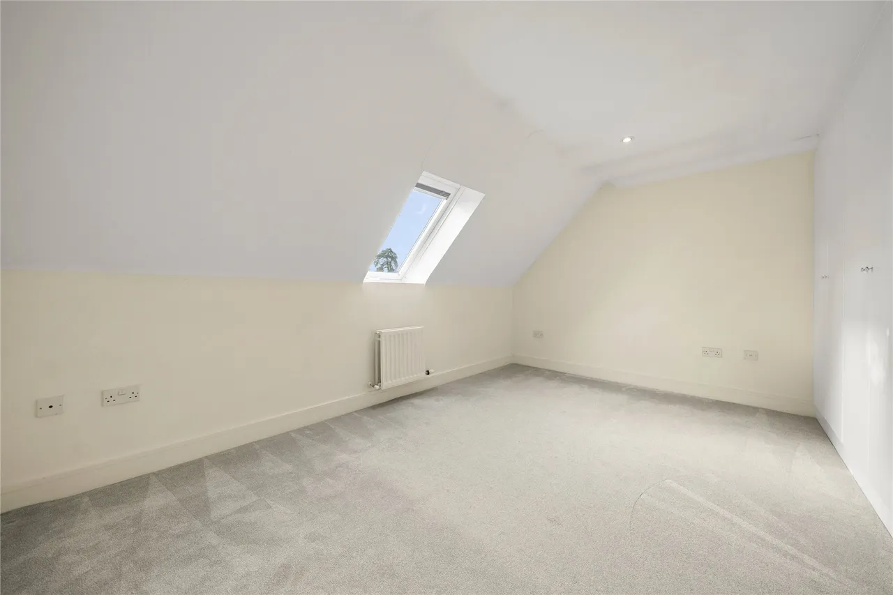 Sterling Place, Weybridge, KT13, photo 8