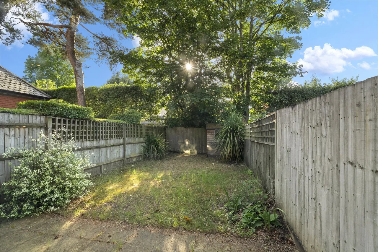 Sterling Place, Weybridge, KT13, photo 18