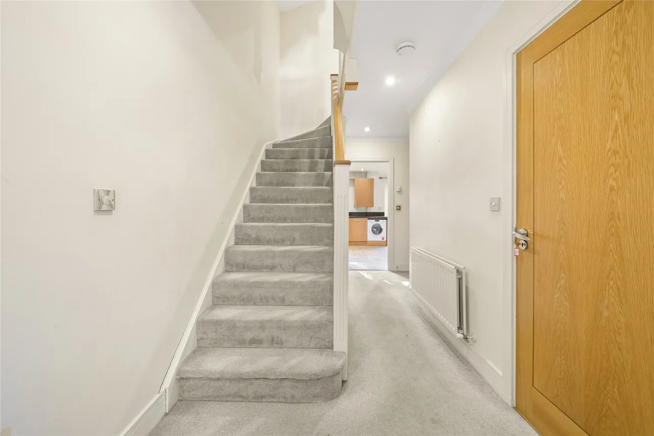 Sterling Place, Weybridge, KT13, photo 11