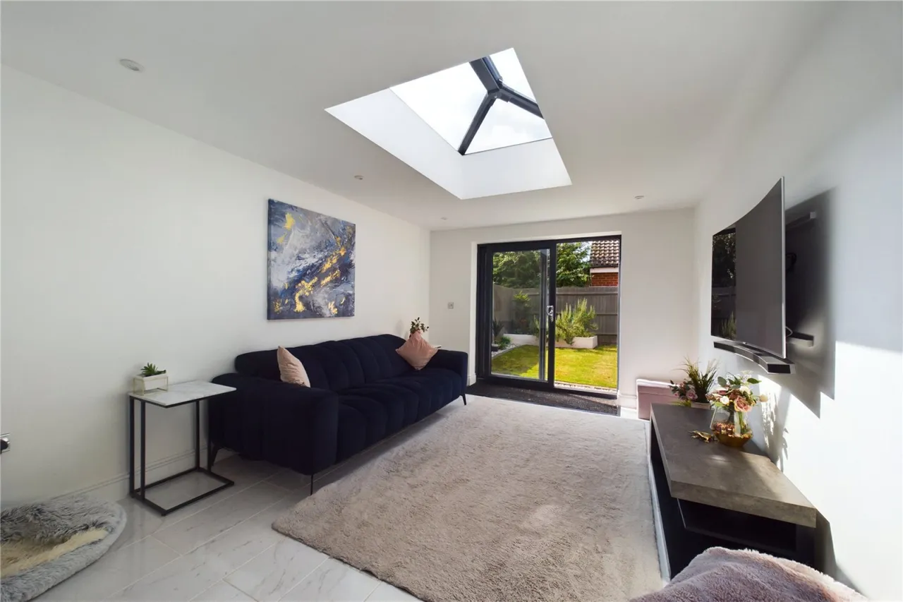 Albert Close, Spencers Wood, RG7, photo 3