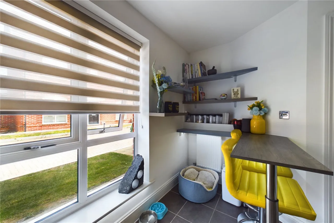 Albert Close, Spencers Wood, RG7, photo 11