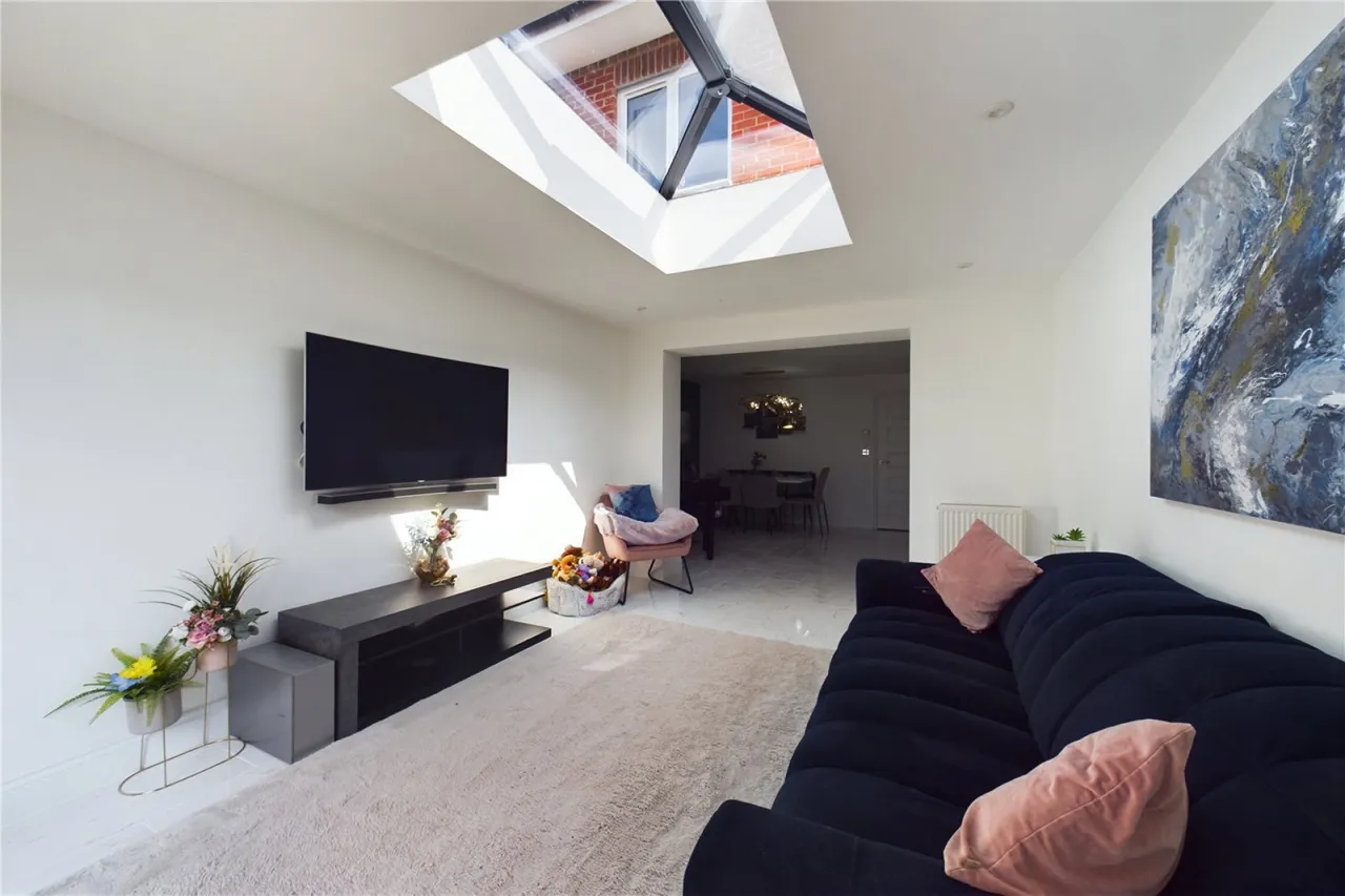 Albert Close, Spencers Wood, RG7, photo 4