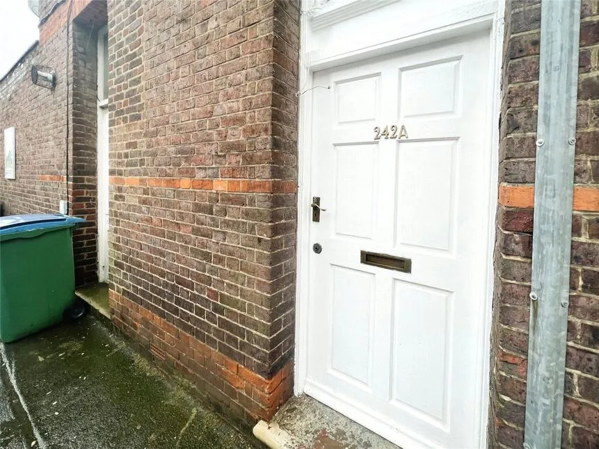St. Albans Road, Watford, WD24, photo 7