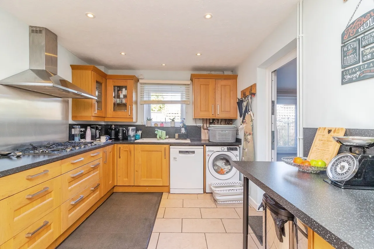 Tyrill, Stantonbury, MK14, photo 4