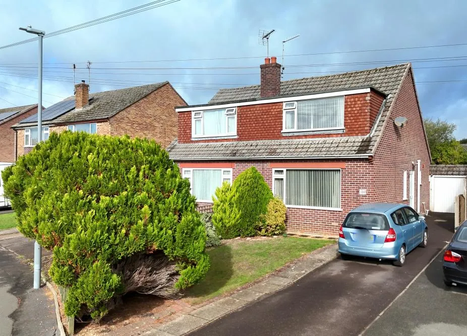 3 bed house for sale, Foxcroft Drive, Colehill, BH21