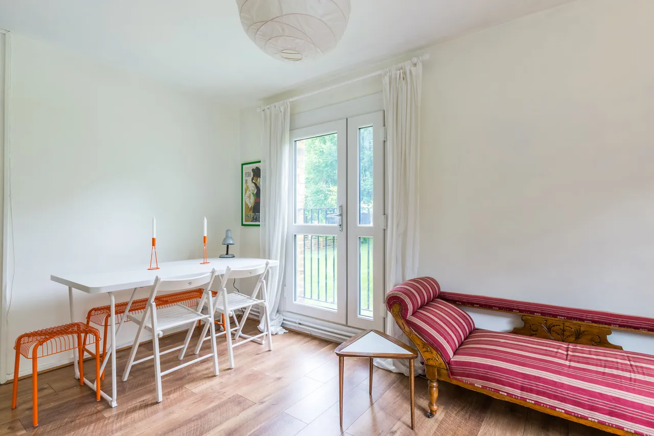 15 Strathdon Drive, London, photo 3