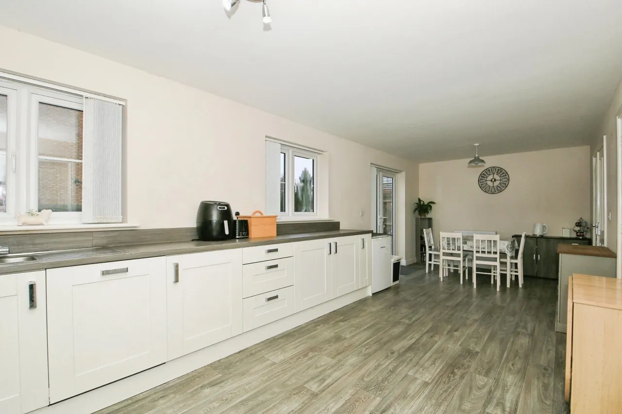 Cornflower Close, Peterborough, PE7, photo 6