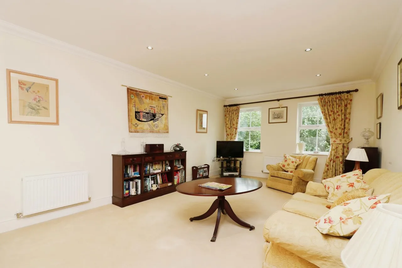 Wendover Lodge, Welwyn, Herts, AL6, photo 2