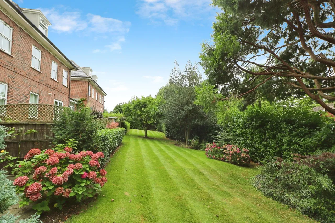 Wendover Lodge, Welwyn, Herts, AL6, photo 4