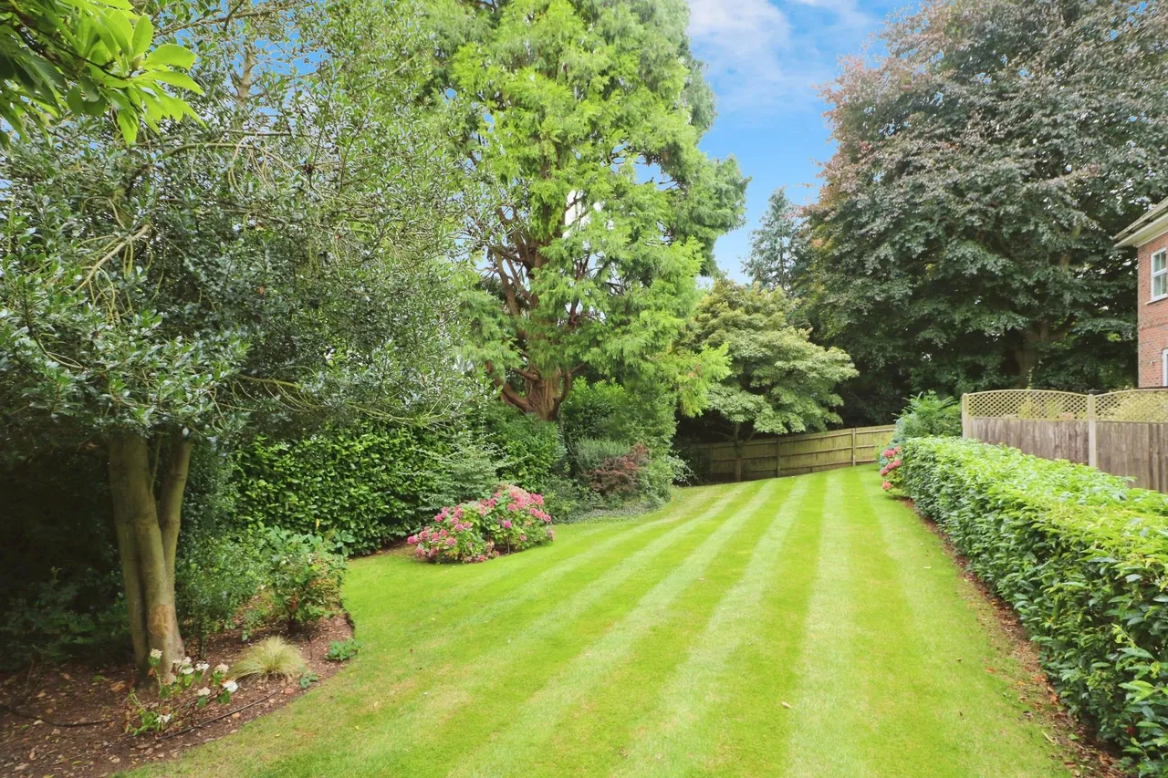 Wendover Lodge, Welwyn, Herts, AL6, photo 12