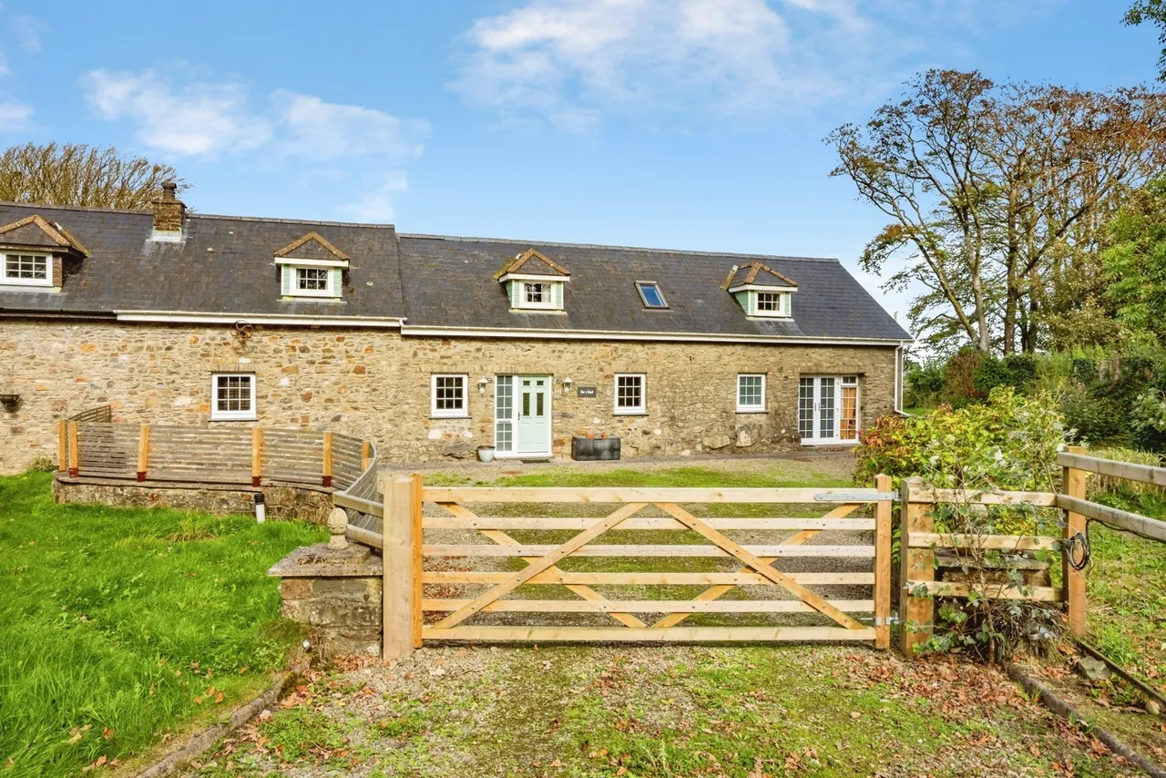 3 bed house for sale, Plwmp, Llandysul, SA44