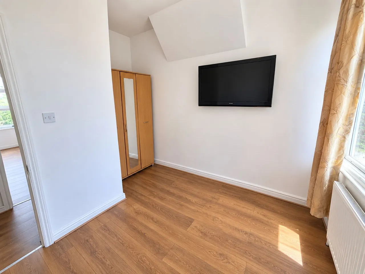 393b Dersingham Avenue, London, London, E12 6JX, photo 8