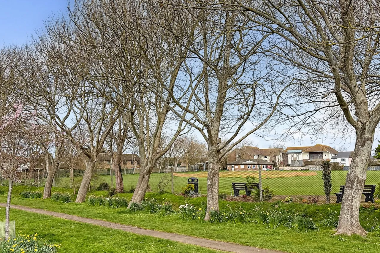 East Preston, Littlehampton, BN16, photo 3
