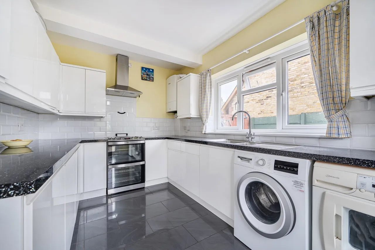 Monkton Road, Minster, photo 10