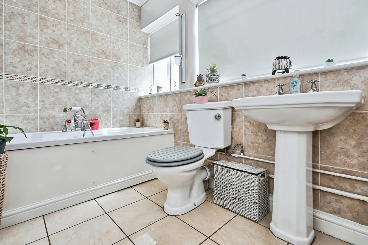 Clayhanger Lane, Walsall, WS8, photo 9