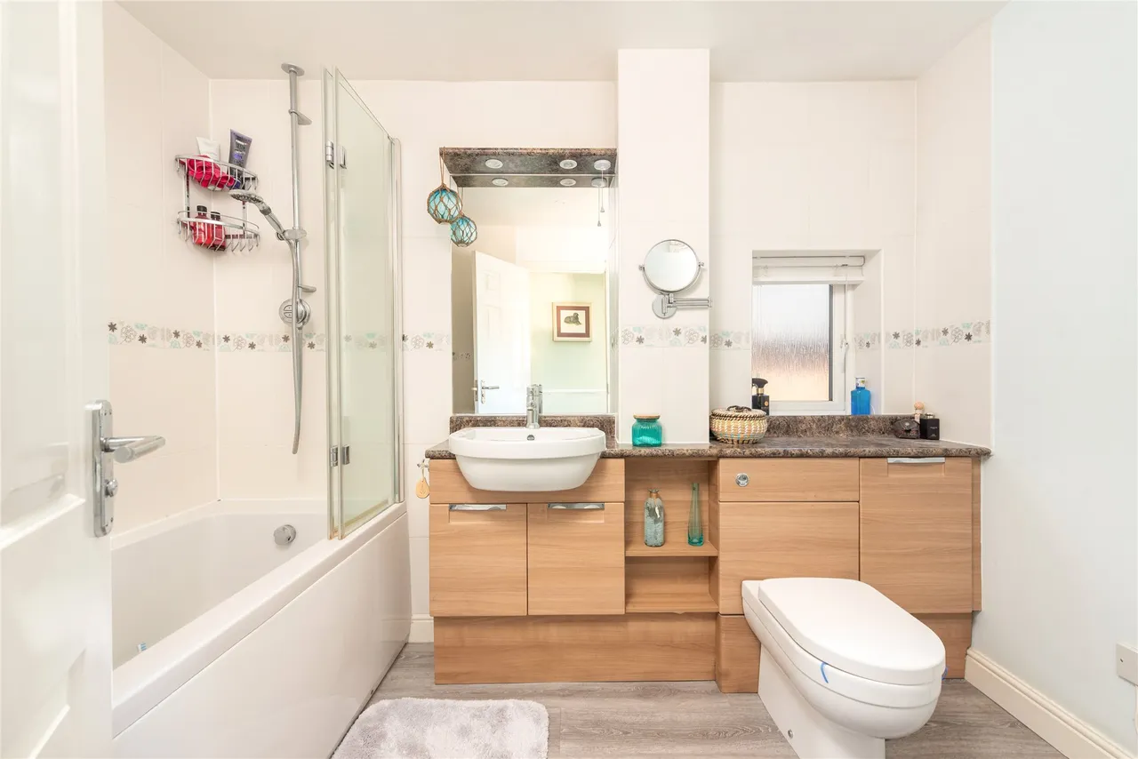 London Road, Bozeat, NN29, photo 15
