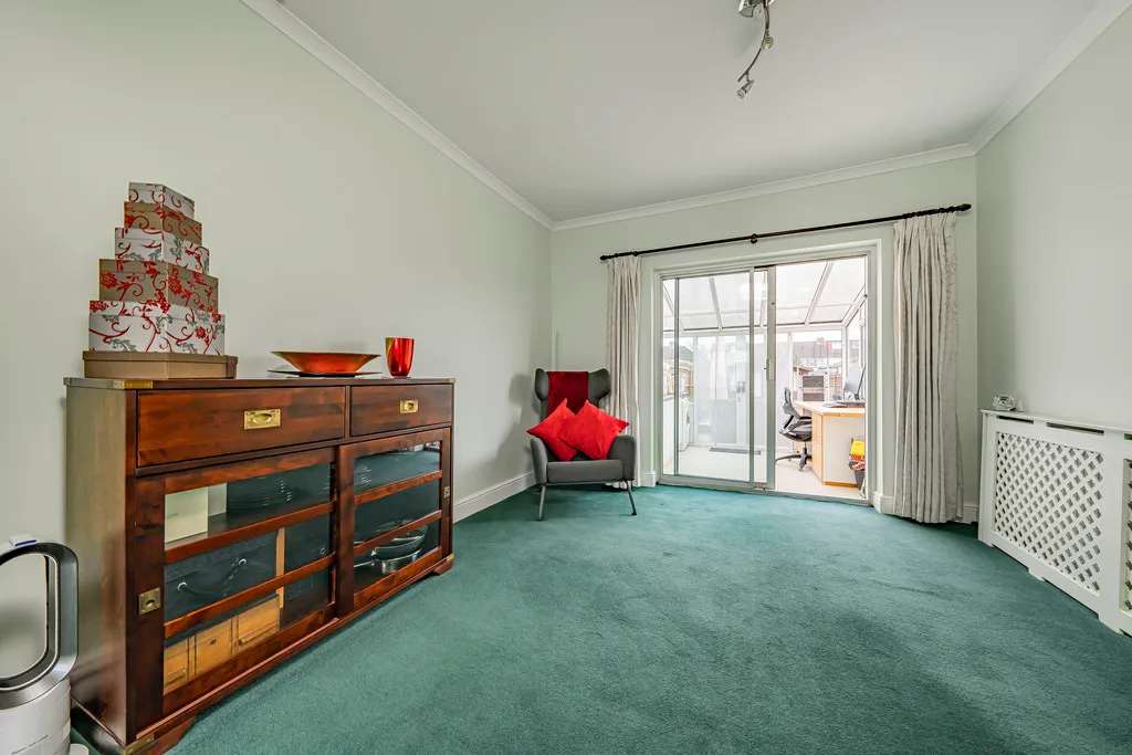 Woodcroft Crescent, Hillingdon, UB10, photo 15