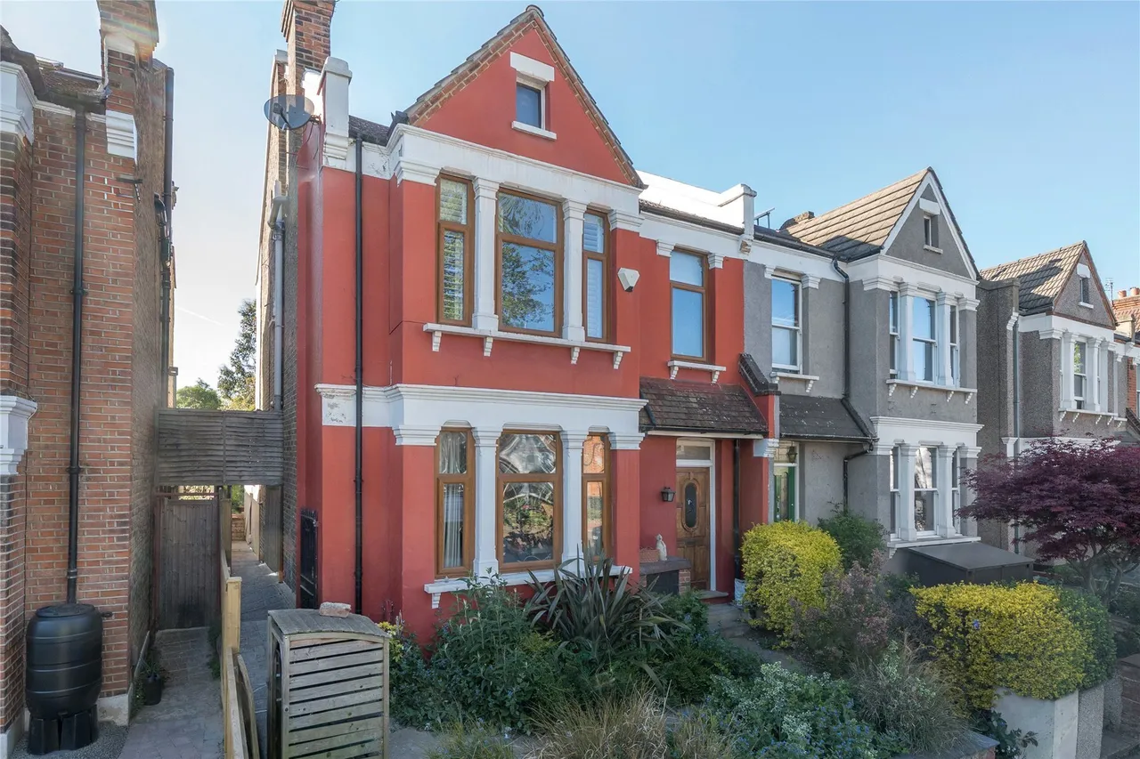 4 bed house for sale — Clock House Road, Beckenham, BR3