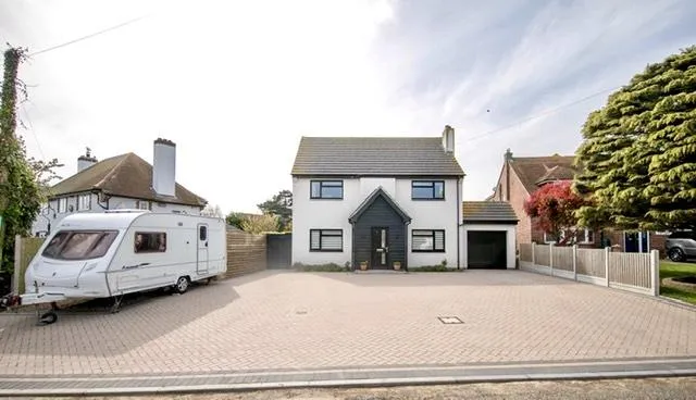 Old Hall Lane, Walton On The Naze, CO14, photo 2