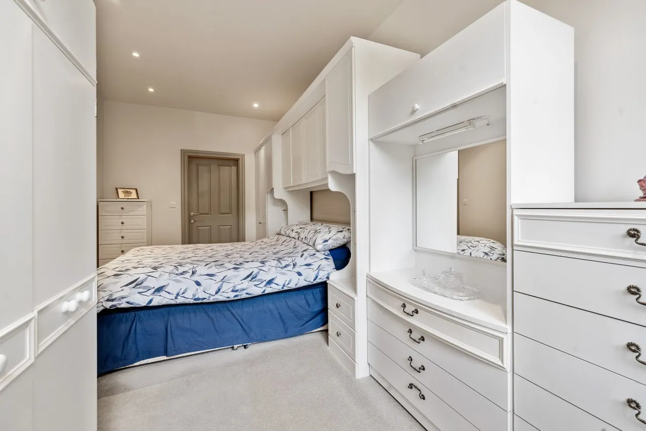 Burwood Court, Hollywell Green, photo 13