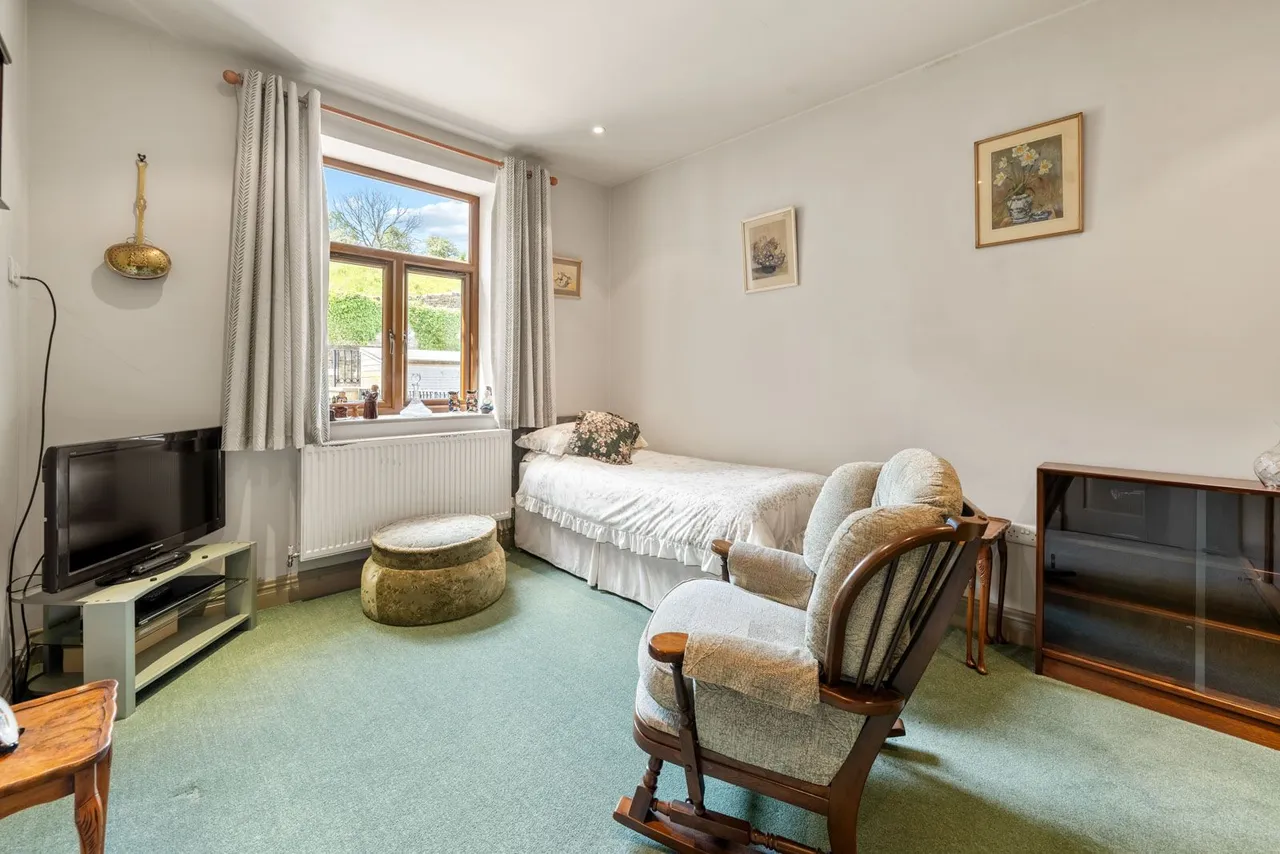 Burwood Court, Hollywell Green, photo 6