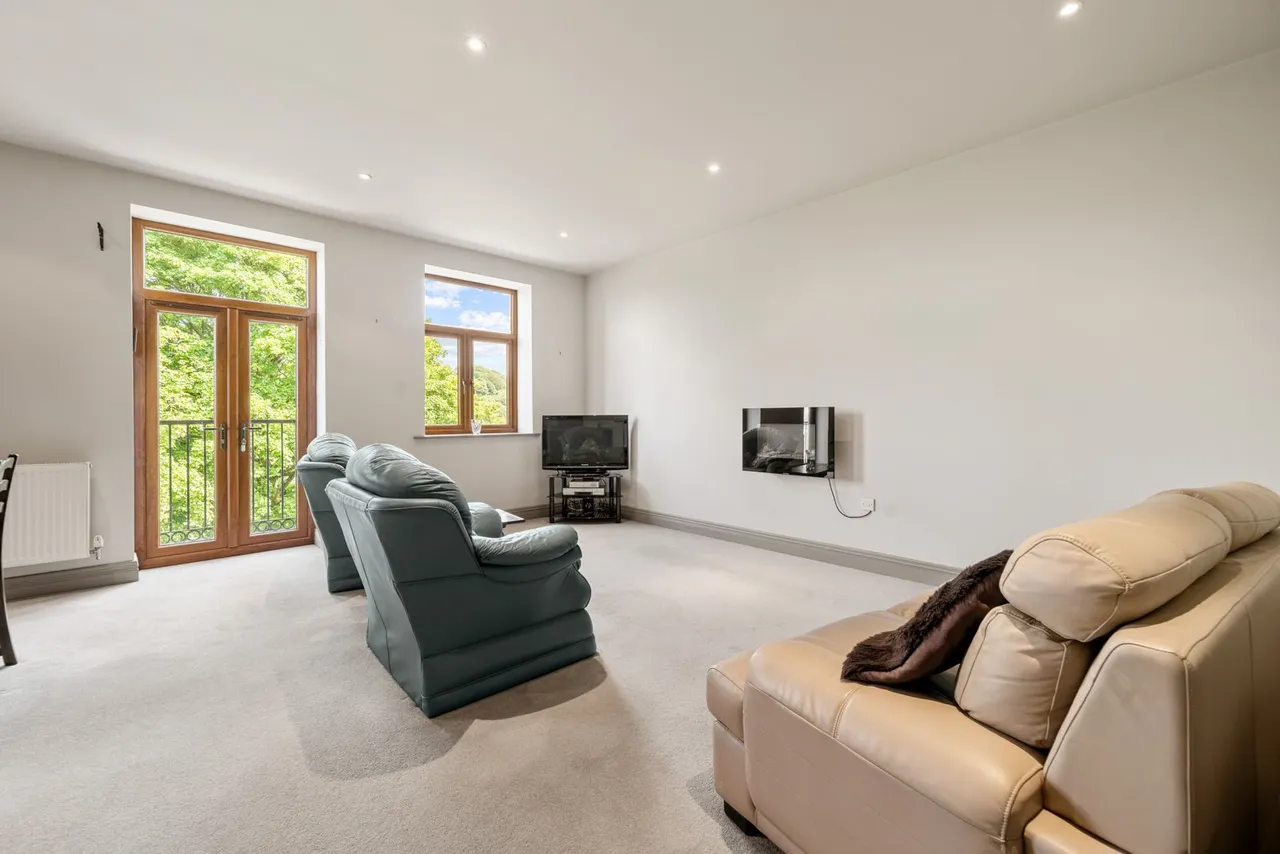 Burwood Court, Hollywell Green, photo 20