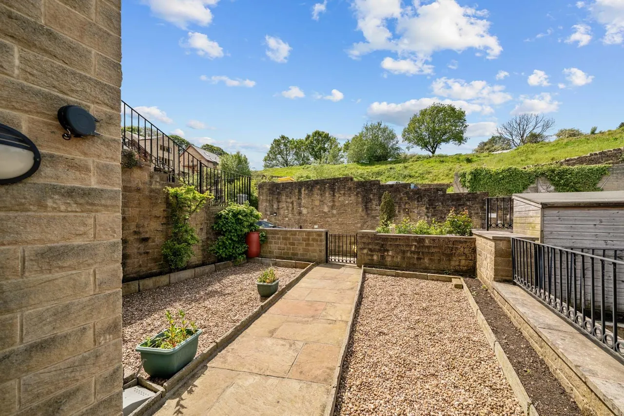 Burwood Court, Hollywell Green, photo 8