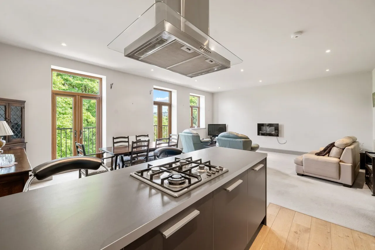 Burwood Court, Hollywell Green, photo 19