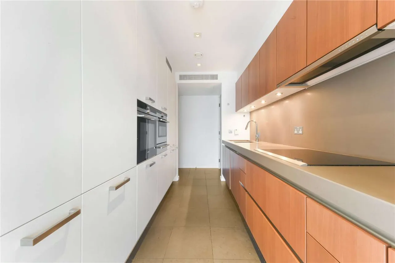 Chelsea Wharf Residences, 15 Lots Road, London, SW10 0QJ, photo 9