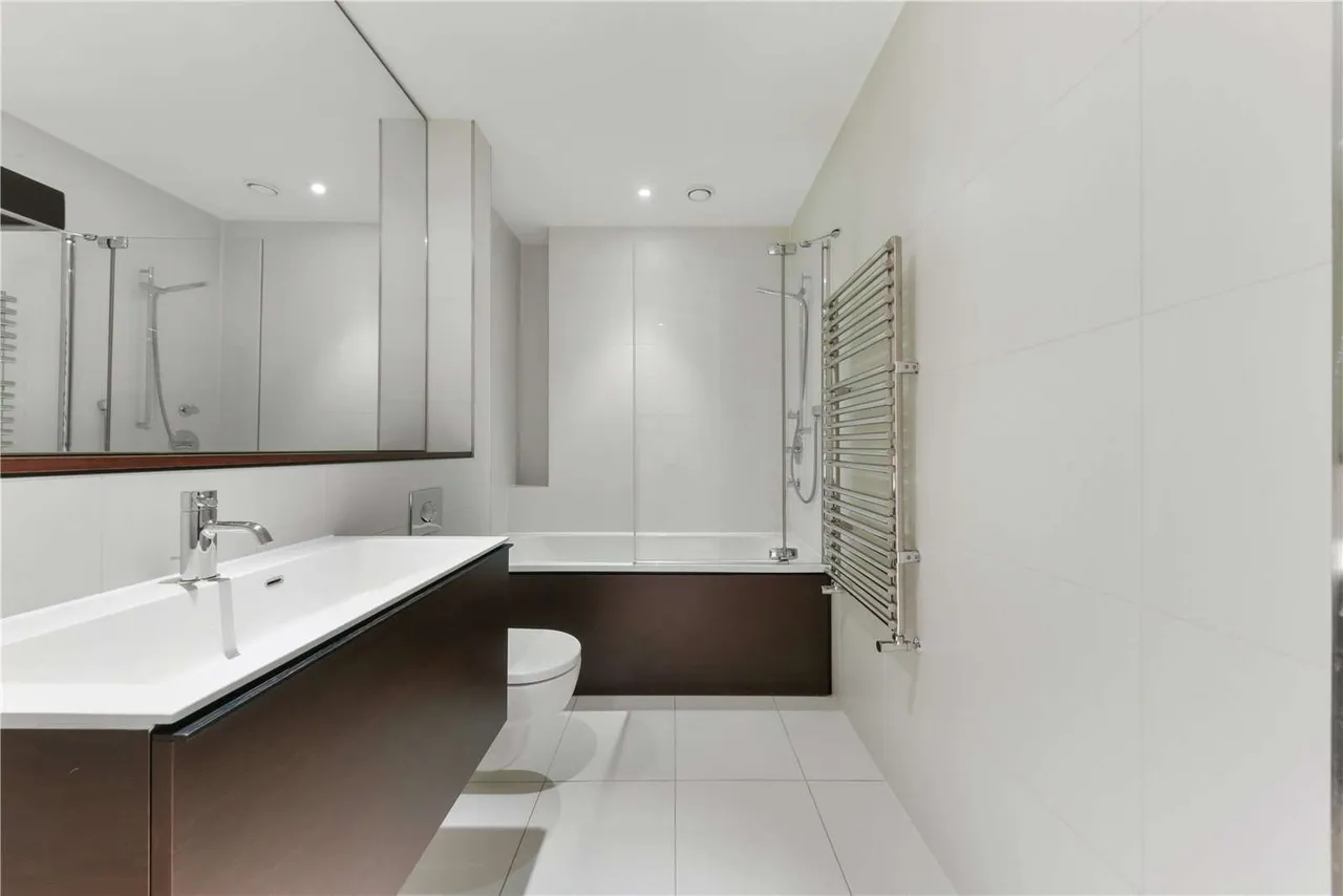 Chelsea Wharf Residences, 15 Lots Road, London, SW10 0QJ, photo 5