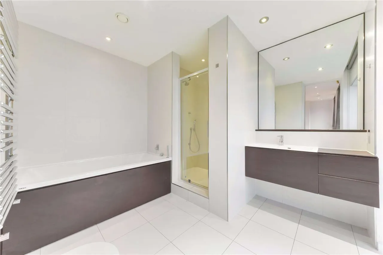 Chelsea Wharf Residences, 15 Lots Road, London, SW10 0QJ, photo 10