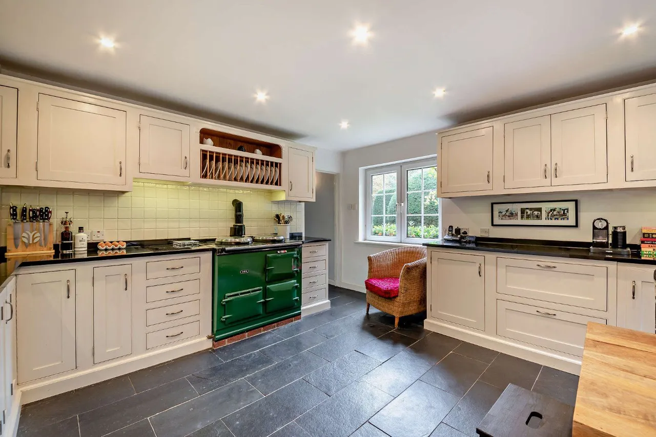 Tilford Road, Tilford, Tilford, GU10 2DF, photo 3