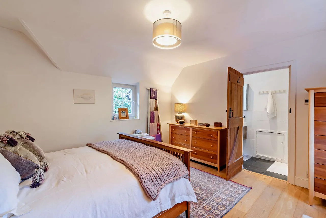Tilford Road, Tilford, Tilford, GU10 2DF, photo 11
