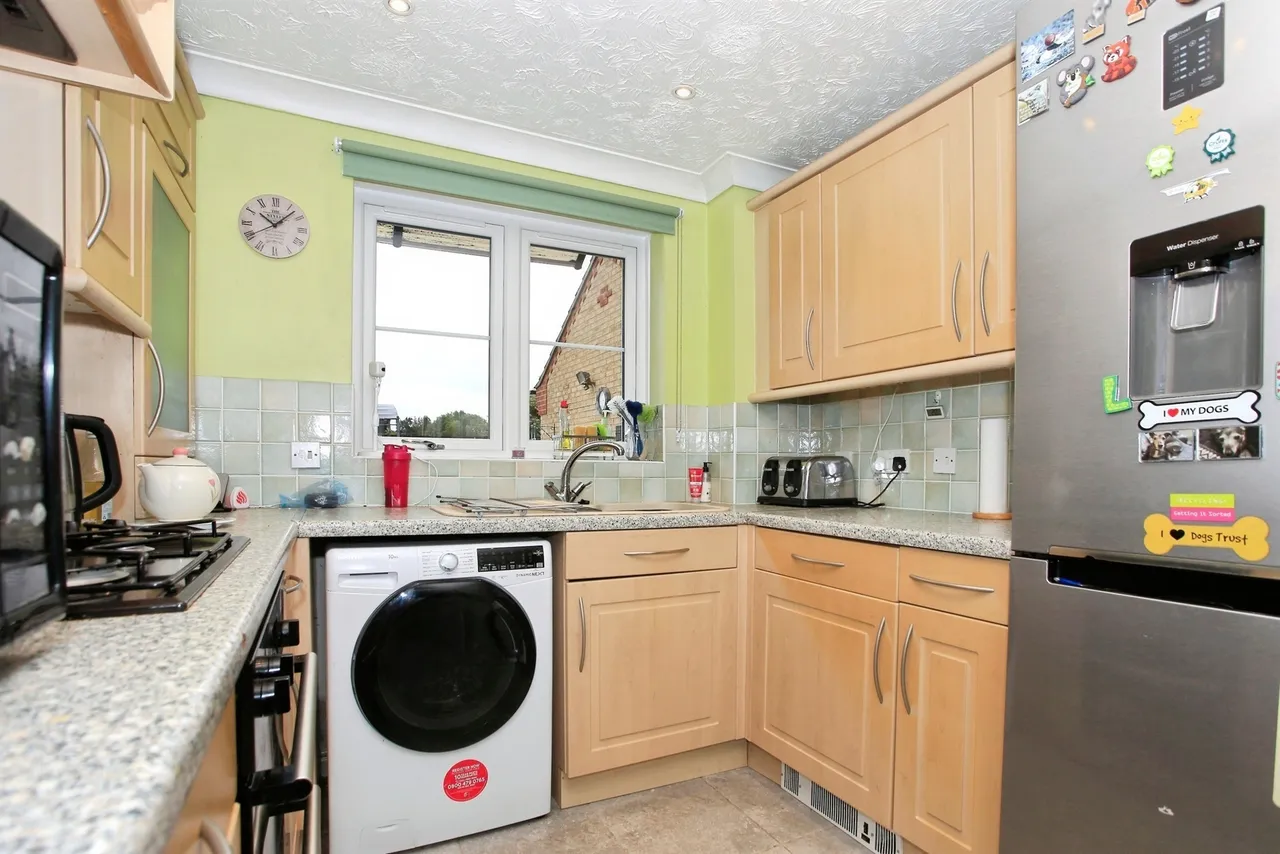 Fieldfare Drive, Peterborough, PE2, photo 4