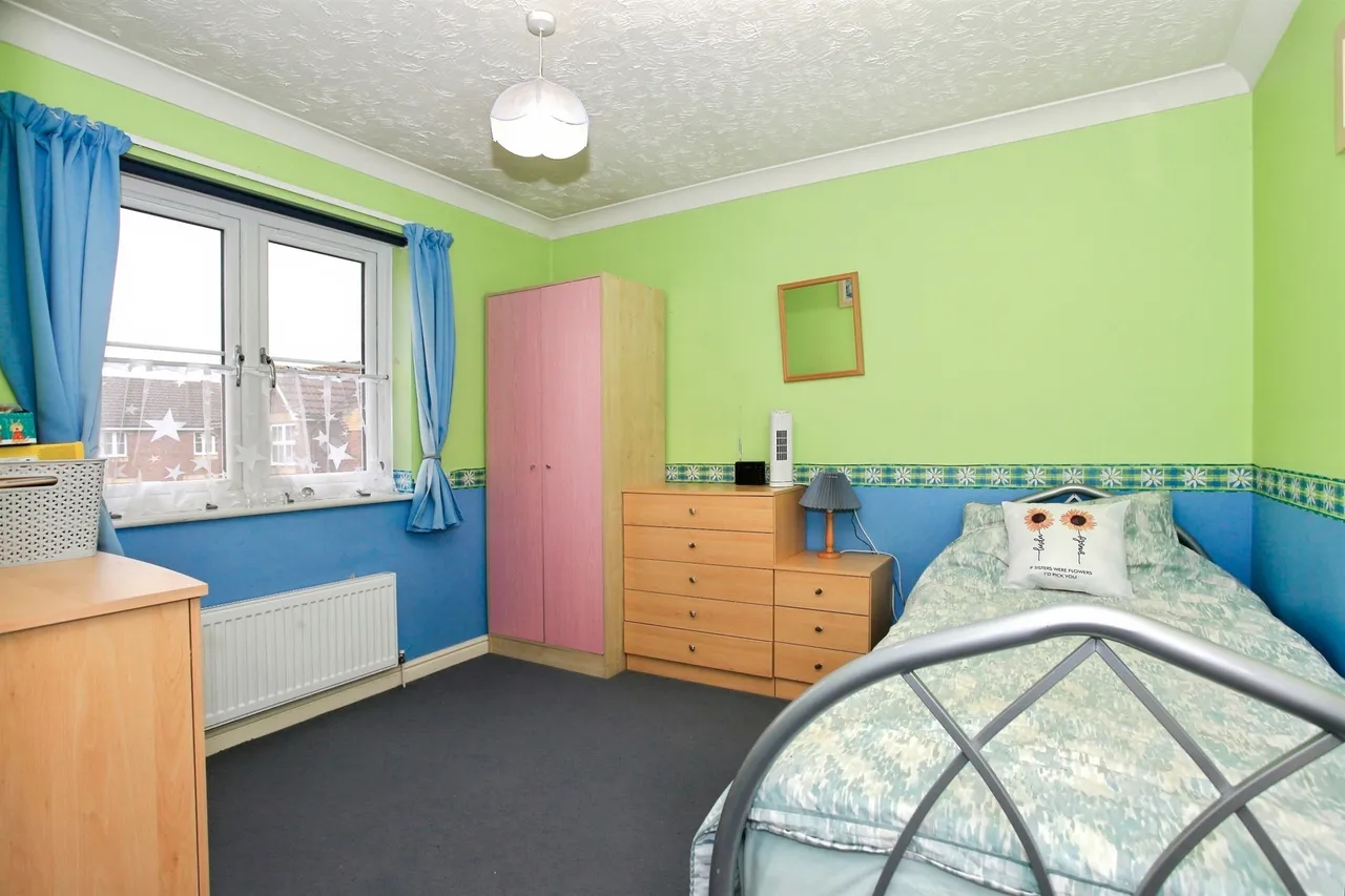 Fieldfare Drive, Peterborough, PE2, photo 10