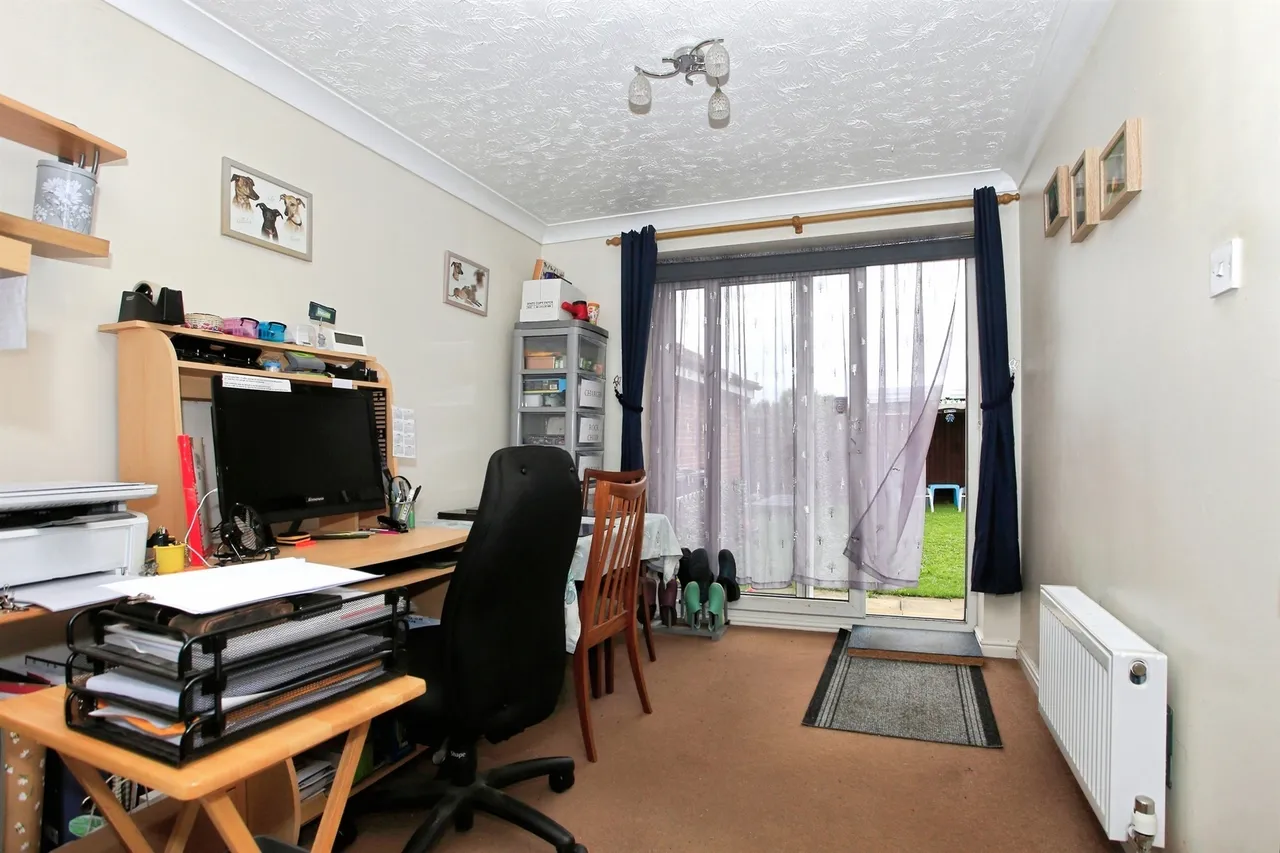 Fieldfare Drive, Peterborough, PE2, photo 5