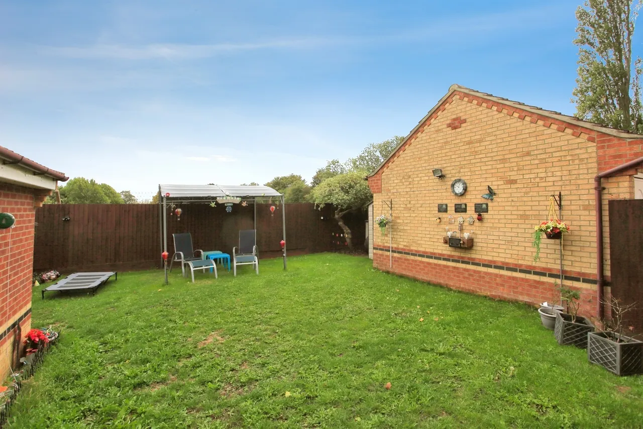 Fieldfare Drive, Peterborough, PE2, photo 8