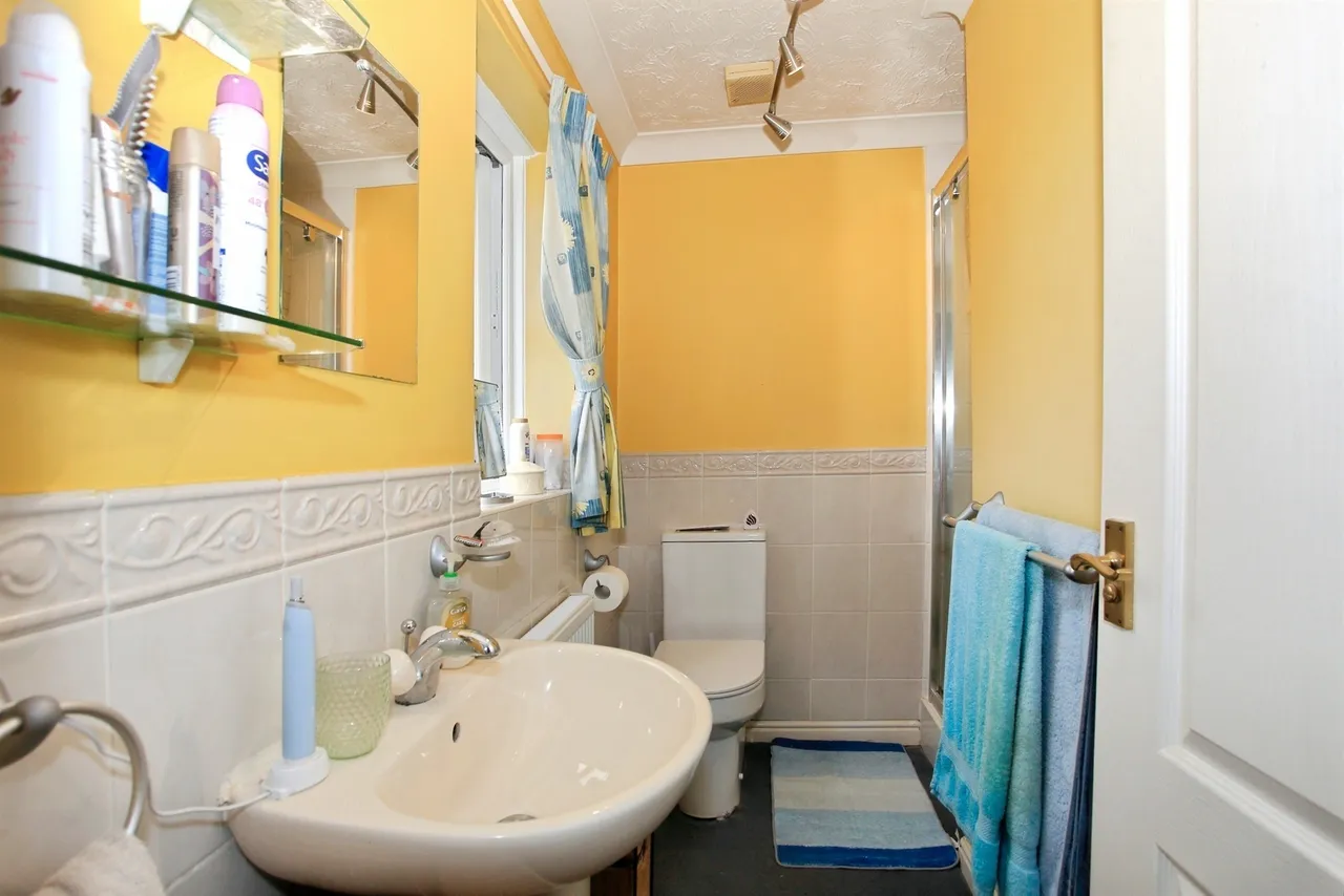 Fieldfare Drive, Peterborough, PE2, photo 13