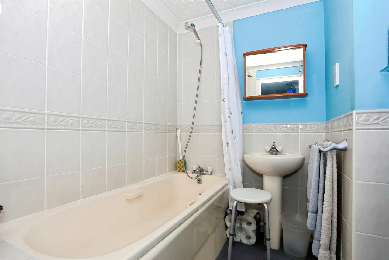 Fieldfare Drive, Peterborough, PE2, photo 12