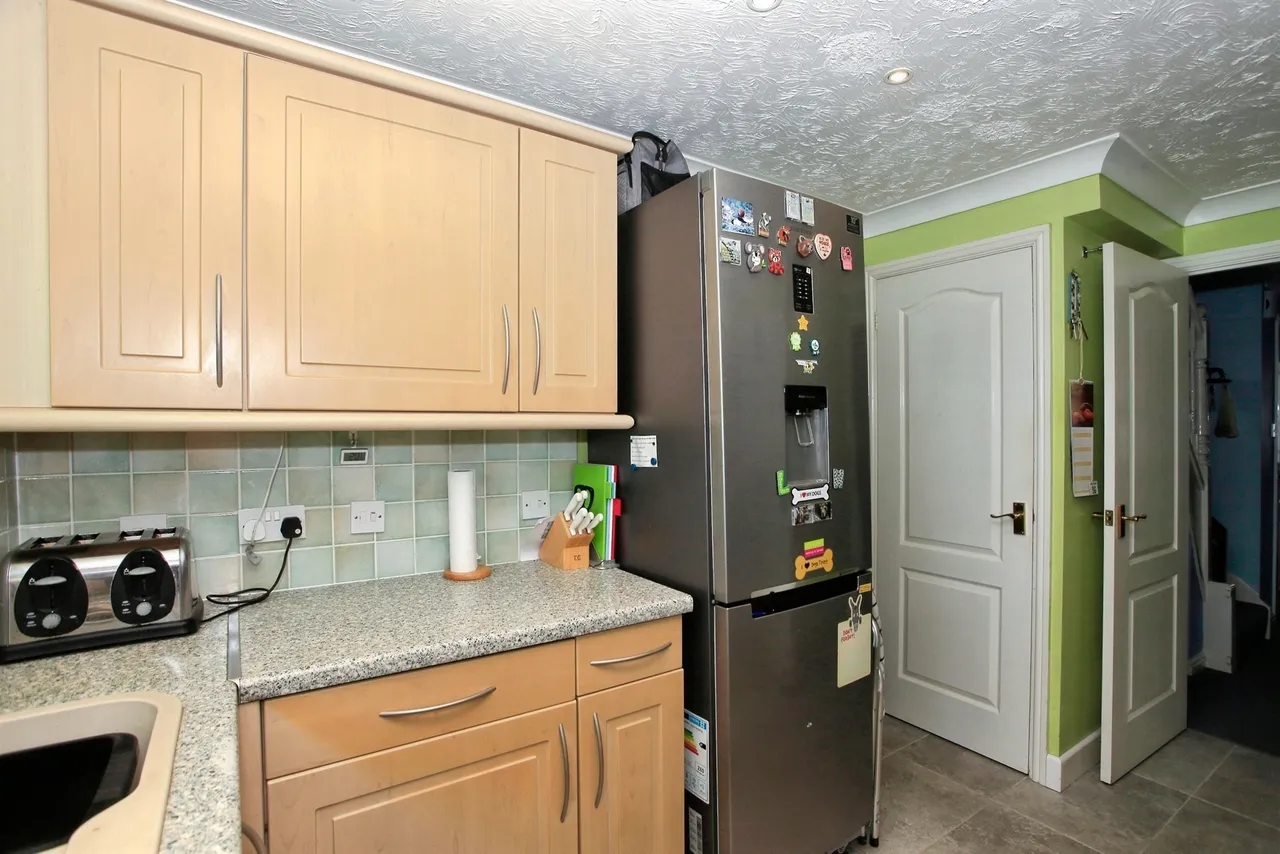 Fieldfare Drive, Peterborough, PE2, photo 6